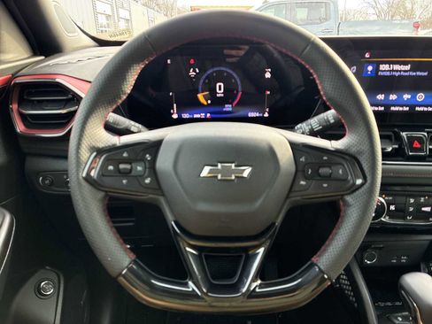 Used 2025 Chevrolet TrailBlazer RS w/ Convenience Package image 10