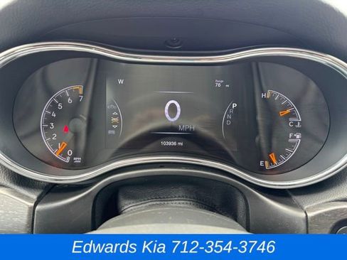 Used 2018 Jeep Grand Cherokee Altitude image 23