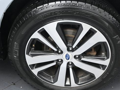 Used 2018 Subaru Outback 2.5i Limited image 35