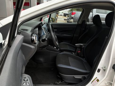 Used 2025 Nissan Versa SV FWD image 10