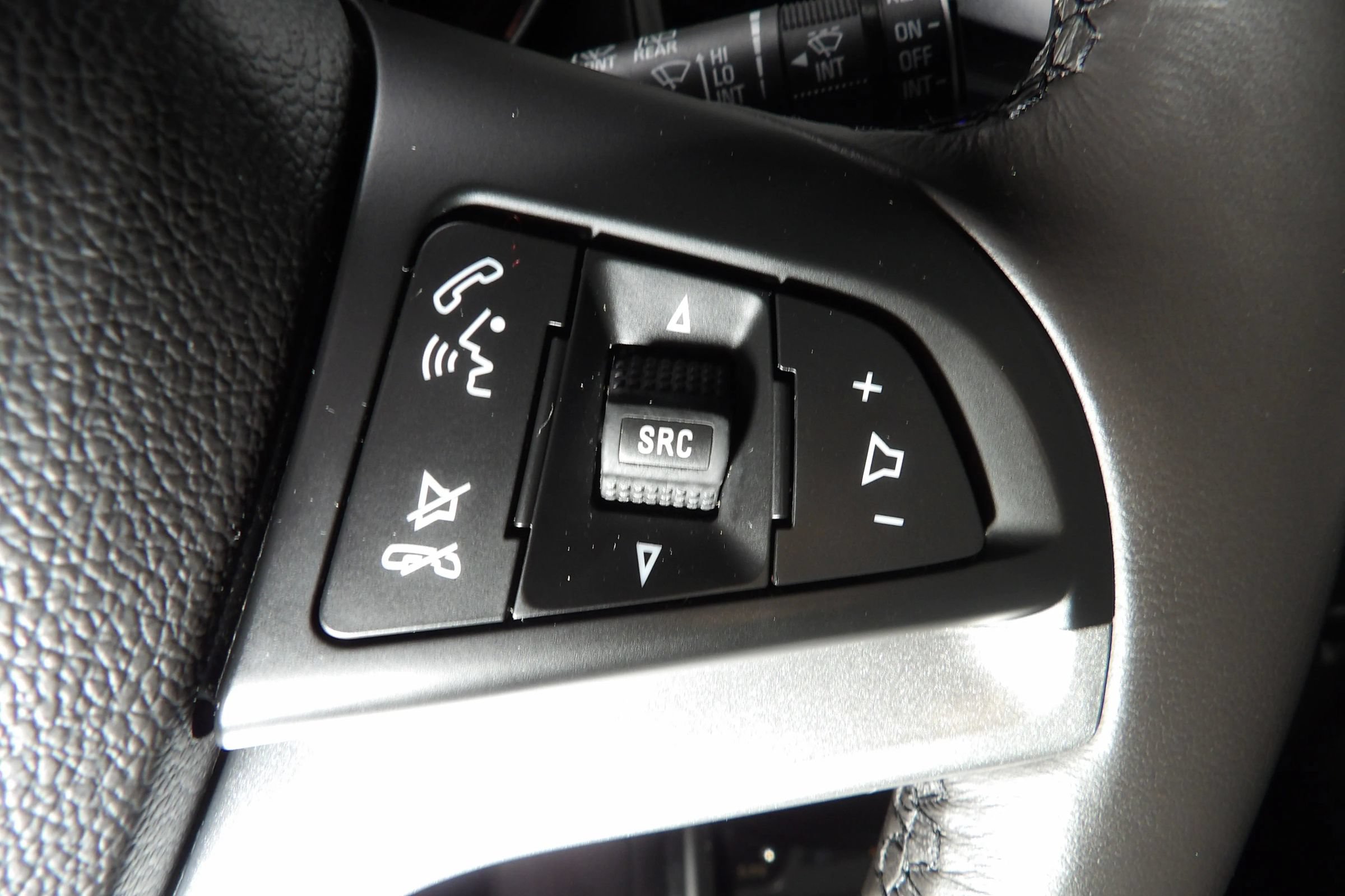 Used 2021 Chevrolet Trax LT w/ Driver Confidence Package FWD image 16