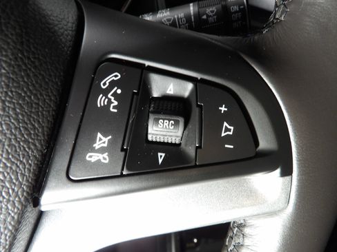 Used 2021 Chevrolet Trax LT w/ Driver Confidence Package FWD image 16