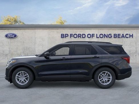 New 2026 Ford Explorer Active RWD image 3