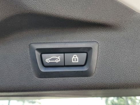 Used 2021 BMW X7 xDrive40i AWD/4WD image 11