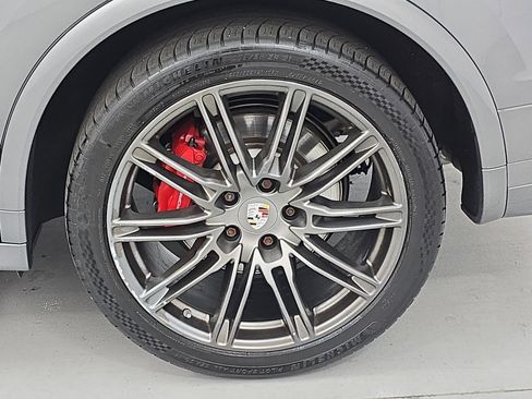 Used 2016 Porsche Cayenne GTS image 34