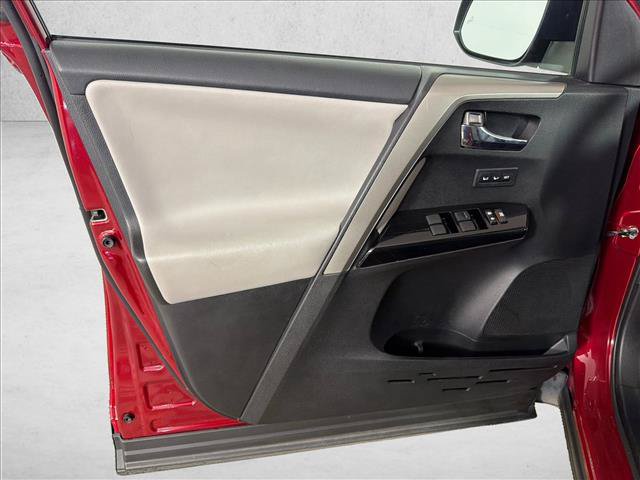 Used 2018 Toyota RAV4 Limited FWD image 11