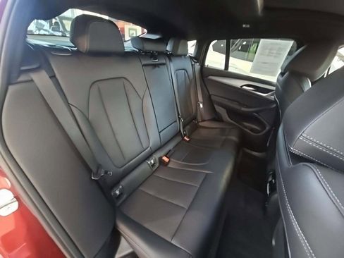 Used 2022 BMW X4 xDrive30i w/ Premium Package image 6