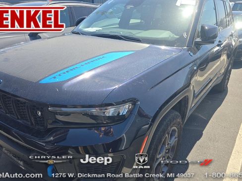 Used 2023 Jeep Grand Cherokee Trailhawk w/ Advanced Protech Group II AWD/4WD image 1