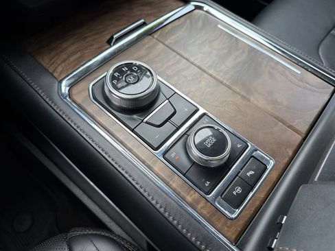 Used 2020 Ford Expedition Platinum AWD/4WD image 16
