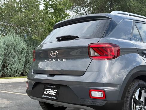 Used 2023 Hyundai Venue SEL w/ Cargo Package FWD image 16