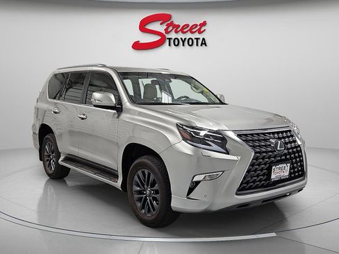 Used 2023 Lexus GX 460 Premium image 4