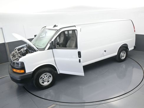 New 2025 Chevrolet Express 3500 Extended w/ Driver Convenience Package image 58