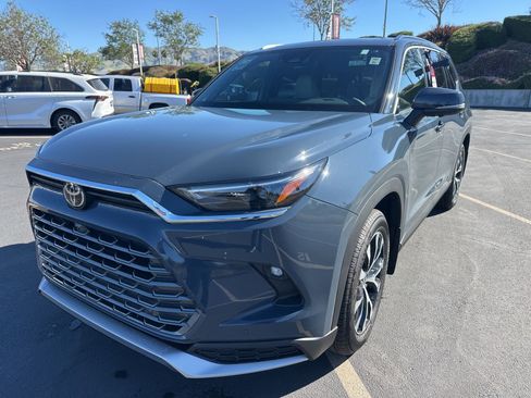 Used 2026 Toyota Grand Highlander AWD Hybrid image 2