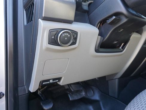 Used 2020 Ford F250 XLT w/ Snow Plow Prep Package image 13