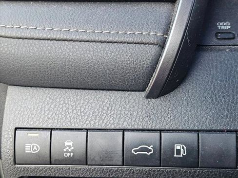 Used 2018 Toyota Camry SE image 13