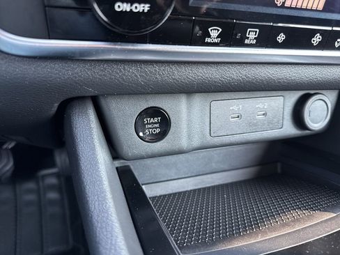 Used 2025 Nissan Rogue SV FWD image 21