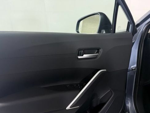 Used 2026 Toyota Corolla Cross XLE w/ Convenience Package FWD image 30