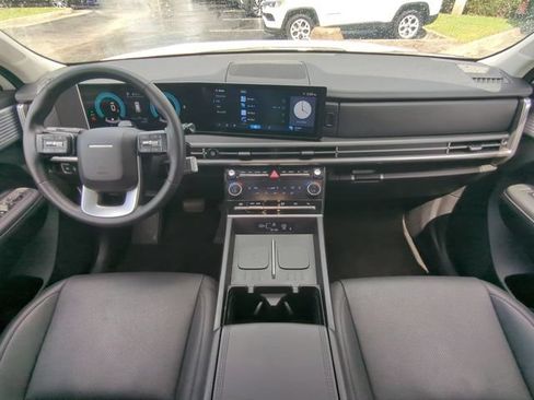 Used 2025 Hyundai Santa Fe SEL FWD image 18