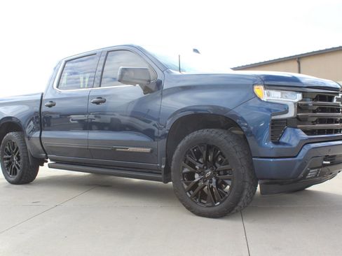 Used 2022 Chevrolet Silverado 1500 High Country w/ High Country Premium Package image 15