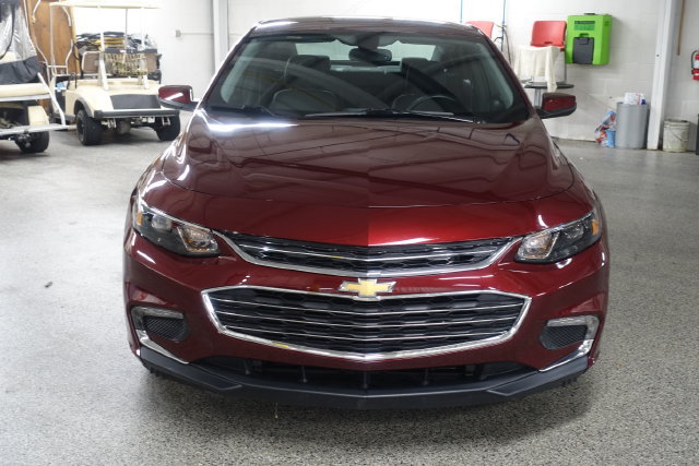 Used 2016 Chevrolet Malibu LT w/ Leather Package FWD image 2