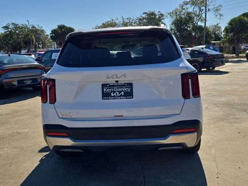 New 2026 Kia Sorento S image 7