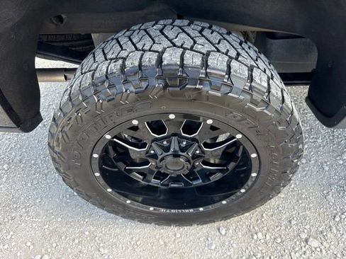 Used 2025 Chevrolet Silverado 1500 LT Trail Boss w/ LT Trail Boss Premium Package AWD/4WD image 32
