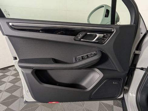 New 2026 Porsche Macan AWD/4WD image 25