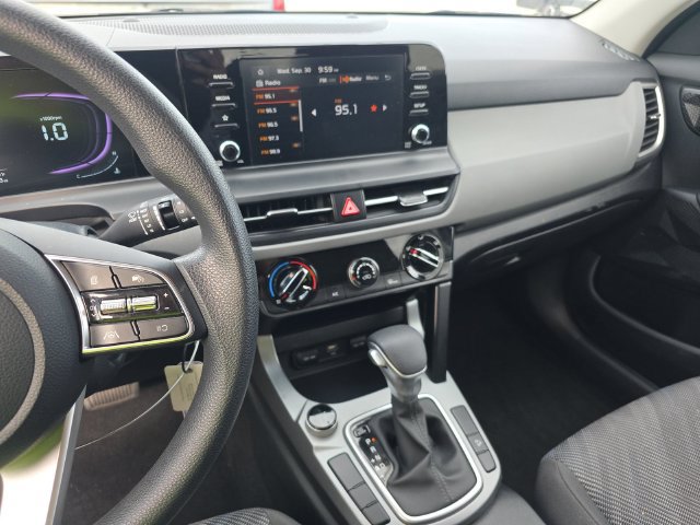 Used 2026 Kia Seltos LX FWD image 4
