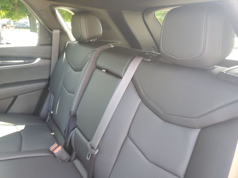 Used 2023 Cadillac XT5 Premium Luxury w/ Technology Package AWD/4WD image 26