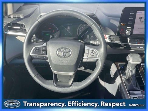 Certified 2021 Toyota Sienna XLE image 15