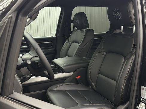 Used 2025 RAM 1500 Big Horn AWD/4WD image 34
