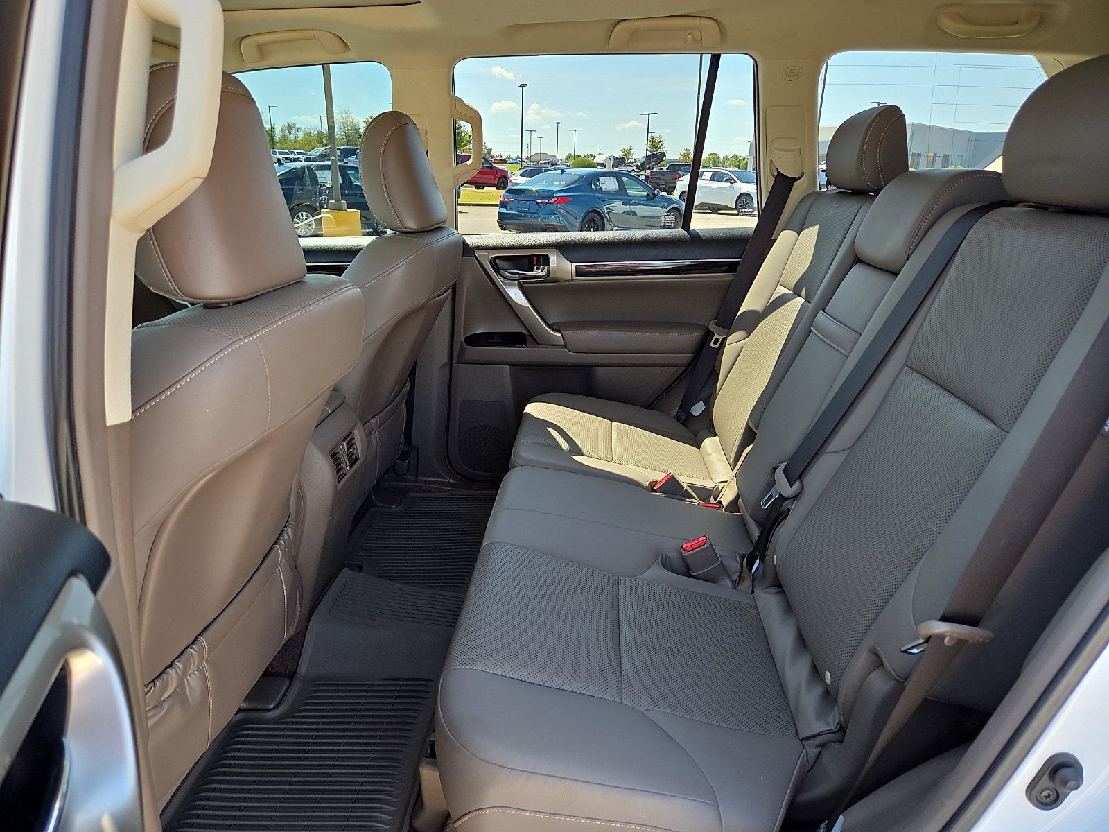 Used 2018 Lexus GX 460 w/ Navigation Package AWD/4WD image 10