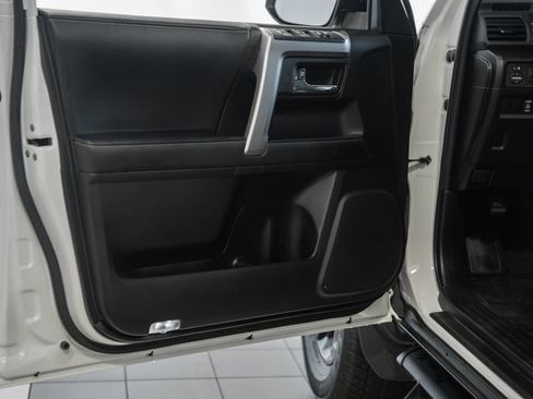Used 2023 Toyota 4Runner SR5 Premium w/ Moonroof Package RWD image 37