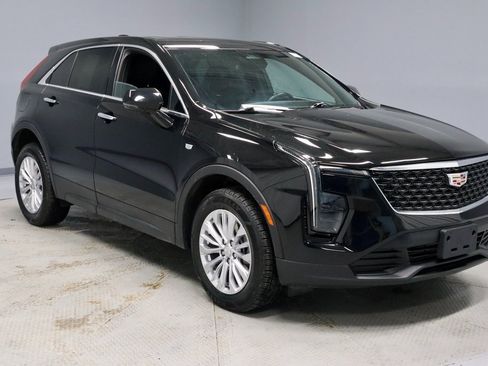 Used 2024 Cadillac XT4 Luxury image 1