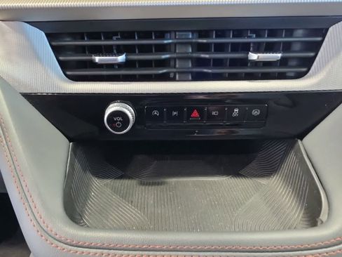 Used 2025 Ford Explorer Active w/ Active Comfort Package AWD/4WD image 24