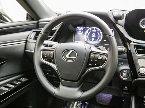Used 2025 Lexus ES 350 w/ Accessory Package (Z2) FWD image 16