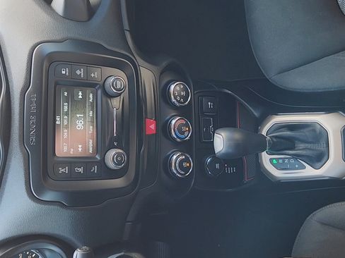 Used 2016 Jeep Renegade Latitude AWD/4WD image 14