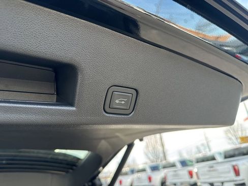 New 2025 GMC Acadia Elevation image 35