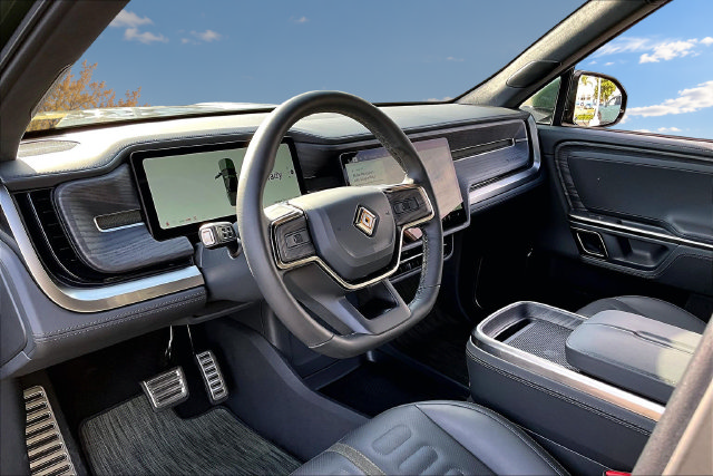 Used 2023 Rivian R1T Adventure Dual AWD/4WD image 18