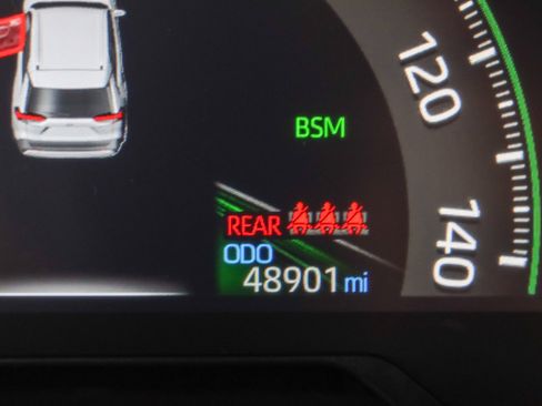 Used 2024 Toyota RAV4 XLE FWD image 16