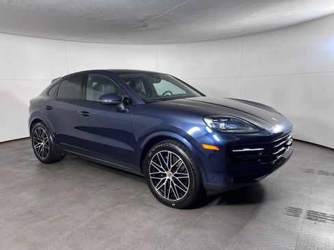 Certified 2024 Porsche Cayenne Coupe AWD/4WD image 9