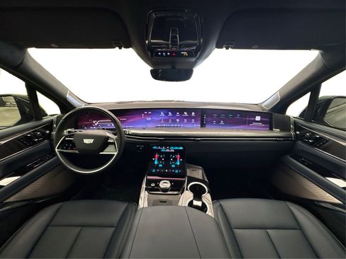 New 2025 Cadillac Escalade IQ Luxury 2 w/ LPO, Radiant Package image 24