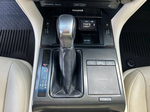 Used 2023 Lexus GX 460 Premium w/ Accessory Package AWD/4WD image 25