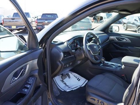 Used 2023 Chevrolet Traverse LT image 14