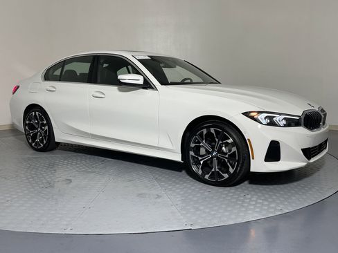 Used 2025 BMW 330i 330i w/ Convenience Package image 6