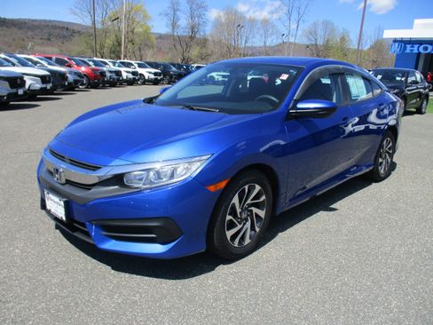 Used 2018 Honda Civic EX image 1
