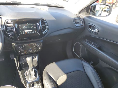 Used 2021 Jeep Compass Latitude image 16