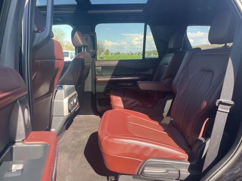 Used 2023 Ford Expedition Limited image 10