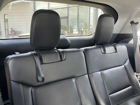 Used 2024 Ford Explorer Limited AWD/4WD image 27