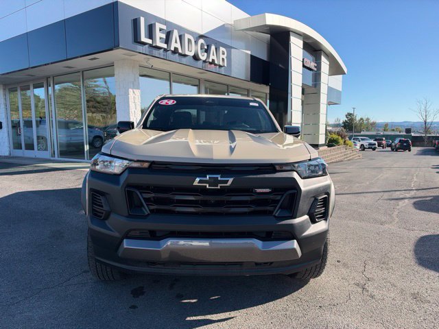 Used 2024 Chevrolet Colorado Trail Boss w/ Technology Package AWD/4WD image 8